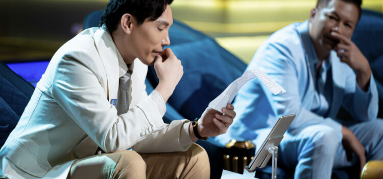 Lần đầu tiên trên sóng Shark Tank: “Cá mập” Minh Beta rơi nước mắt