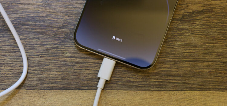 Apple có thể sẽ nâng cấp tốc độ sạc đáng kể cho iPhone 16 Pro