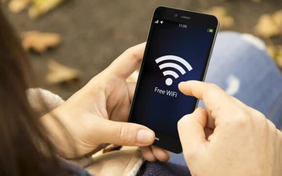 Wi-Fi công cộng tiềm ẩn nguy cơ bị đánh cắp tài khoản, dữ liệu và tiền trong ngân hàng