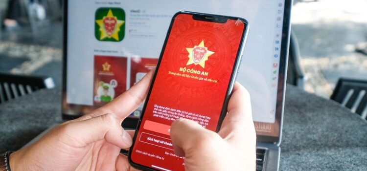 Cẩn thận bẫy lừa “phạt nguội” và thủ đoạn cài đặt VNeID giả mạo