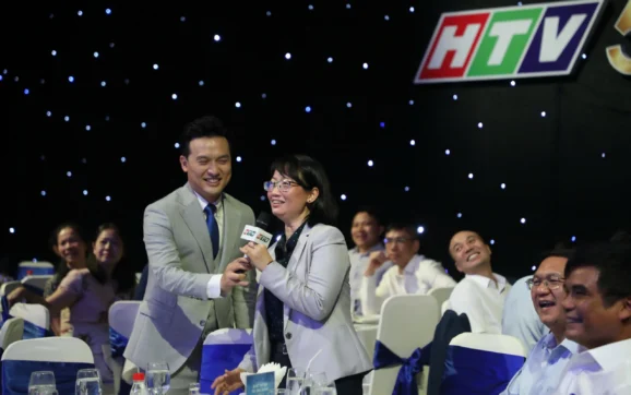 HTVm tạo dấu ấn trong ngày ra mắt với phiên livestream đột xuất