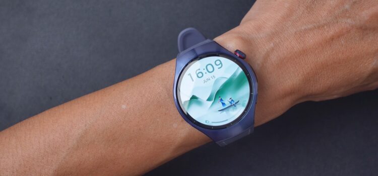 Trải nghiệm Huawei Watch 5: Có eSIM nghe gọi, công nghệ đo sức khoẻ X-Tap lần đầu xuất hiện