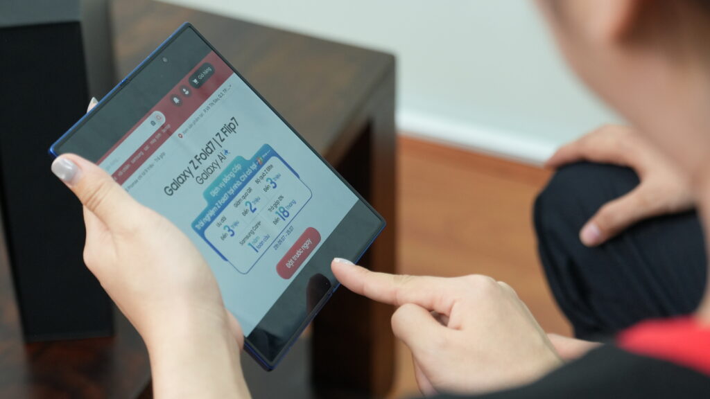 FPT Shop triển khai dịch vụ trải nghiệm Galaxy Z Fold7 tại nhà