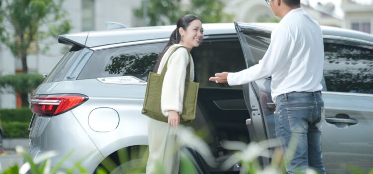 Grab thử nghiệm dịch vụ GrabCar Xe Điện tại Hà Nội