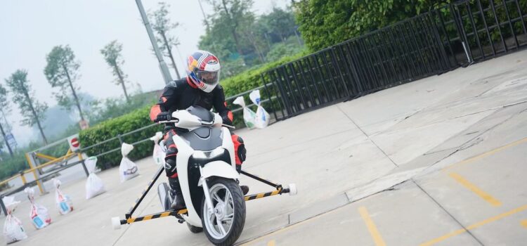 Công nghệ chống bó cứng phanh M-ABS giúp nâng cao an toàn giao thông