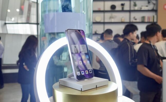 REDMI Note 15 Series ra mắt tại Việt Nam: lần đầu có chuẩn độ bền REDMI Titan, camera 200MP, pin 6.580mAh