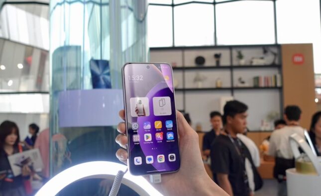 REDMI Note 15 Series ra mắt tại Việt Nam: lần đầu có chuẩn độ bền REDMI Titan, camera 200MP, pin 6.580mAh