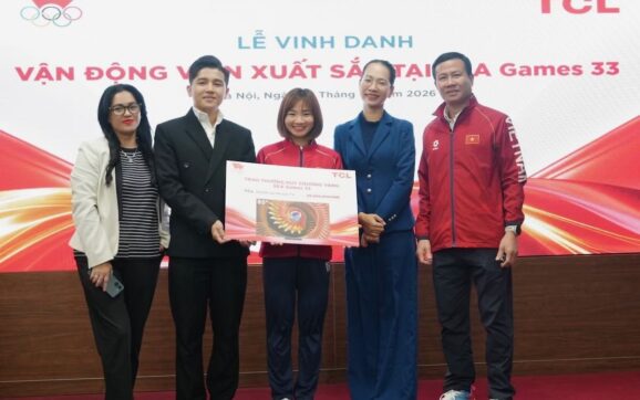 TCL đồng hành cùng vận động viên Việt Nam tại SEA Games 33, trao tặng TV QD-Mini LED