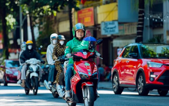 Grab triển khai chương trình thưởng cho tài xế trên toàn quốc dịp lễ 30/4 – 1/5