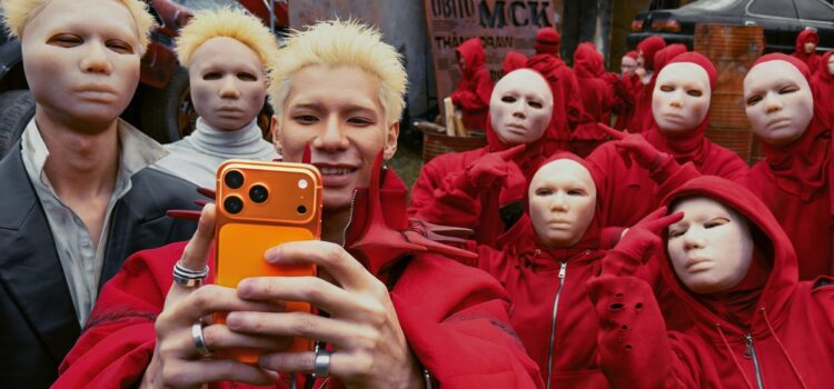 MCK trở lại với album mới quay bằng iPhone, khai thác hành trình nội tâm