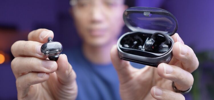 Review JBL Soundgear Clips: thiết kế “trong suốt” ấn tượng, trải nghiệm ổn