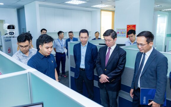 Qualcomm tăng tốc đầu tư tại Việt Nam: Mở rộng từ AI, 6G đến robot