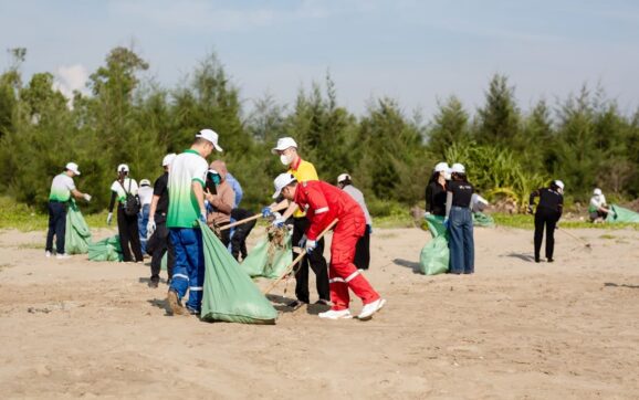 Thu gom 60 tấn rác chỉ trong 3 giờ, Nghi Sơn Xanh 2026 mở rộng thành chương trình thường niên