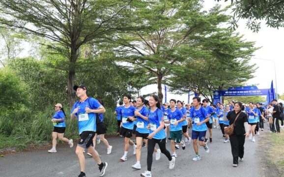 Hơn 1.000 người cùng xuống đường trong khuôn khổ giải chạy an ninh mạng