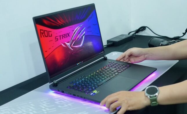 ASUS ROG Strix SCAR 18 2026: Laptop gaming 4K 240Hz, RTX 5090, công suất 320W