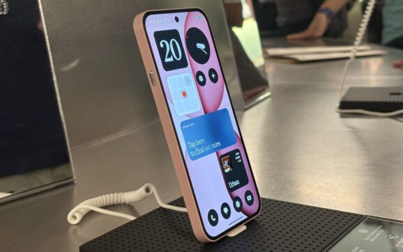 Nothing bắt tay Rue Miche, chính thức đưa Phone (4a) Series đến Việt Nam