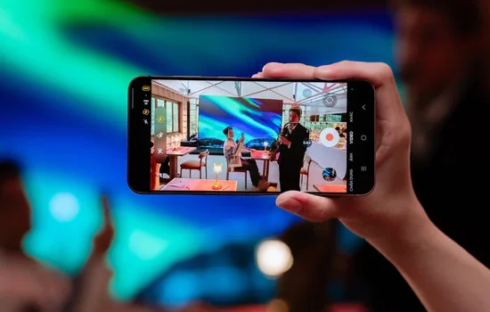 Galaxy S26 FE ra mắt: Màn hình 6,7 inch, pin 4.900 mAh, zoom 3x và loạt tính năng AI mới