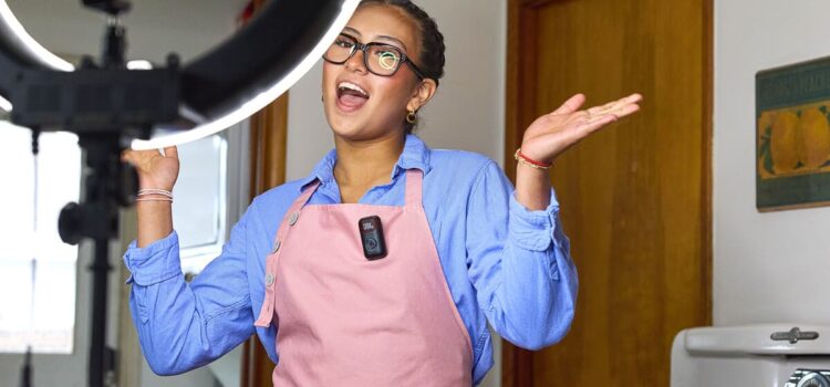 JBL EasySing Mic Mini: trải nghiệm karaoke và sáng tạo nội dung vào một chiếc micro nhỏ