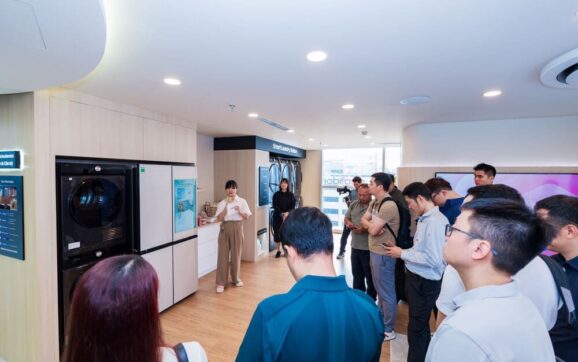 Tủ lạnh Samsung có thể gợi ý món ăn từ thực phẩm sẵn có, điều hòa tự điều chỉnh theo giấc ngủ